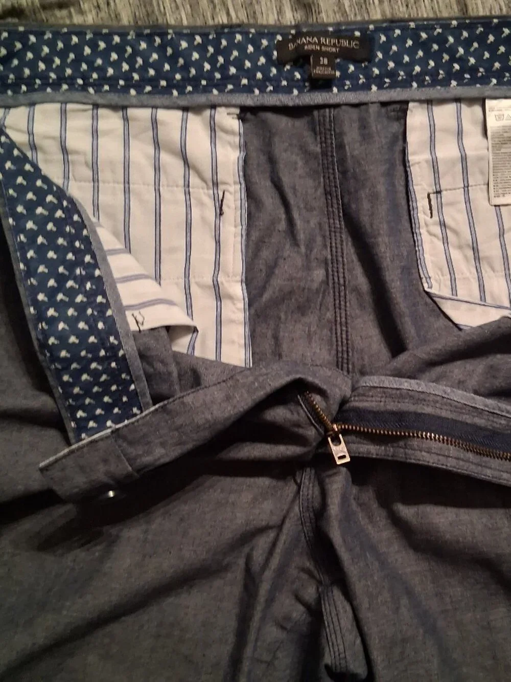 Size 38 Banana Republic Aiden Men’s Blue Chambray Shorts
